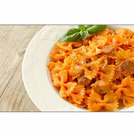 FARFALLE SAUCE TOMATE, ANCHOIS, POISSON